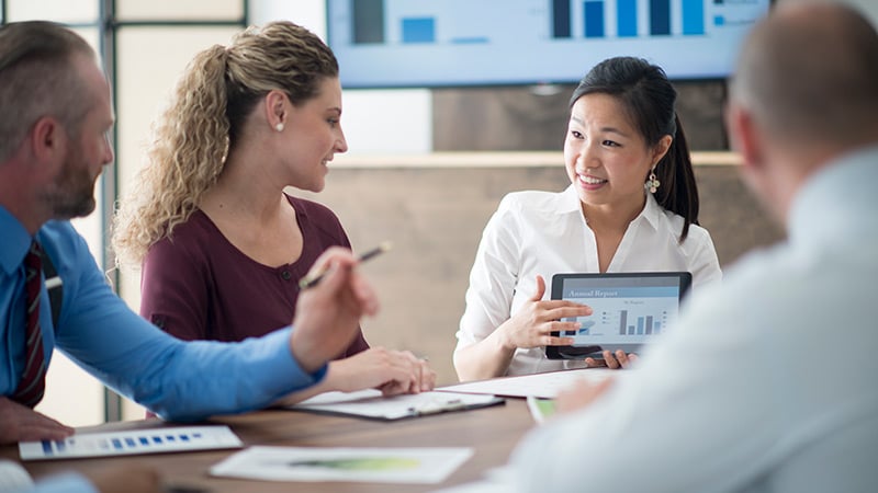 Group of entrepreneurs having a discussion 